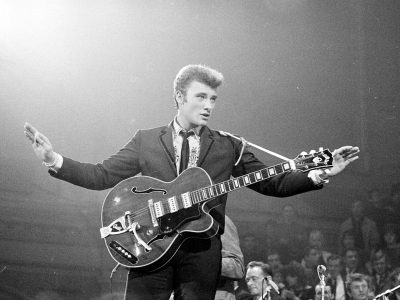 Performance_of_Johnny_Hallyday,_1963_-_08